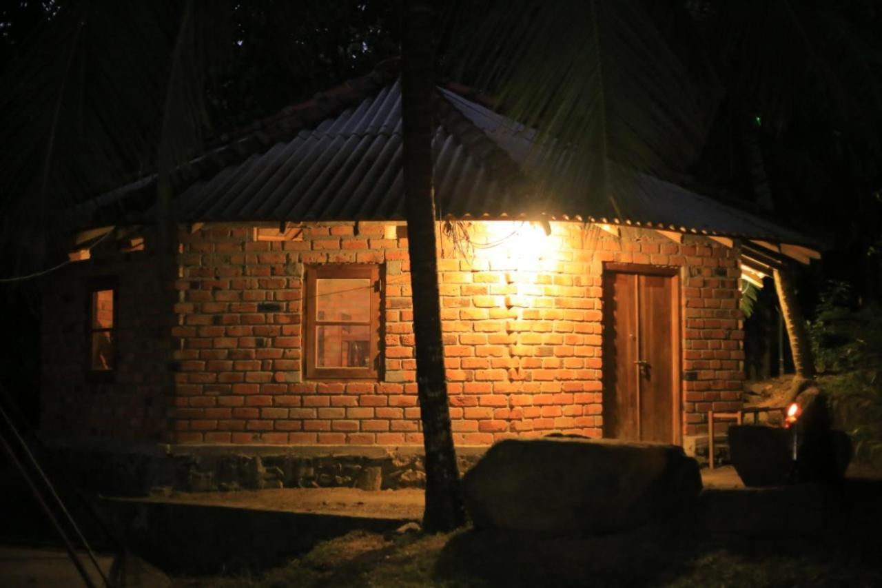 Albergue Hidden Well Hiriketiya Dikwella Sur Exterior foto