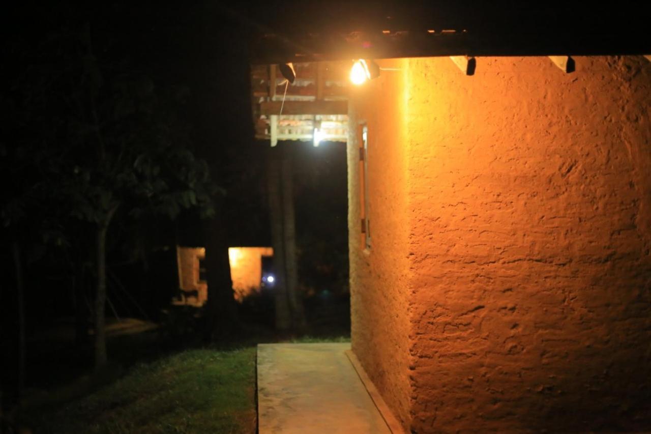 Albergue Hidden Well Hiriketiya Dikwella Sur Exterior foto